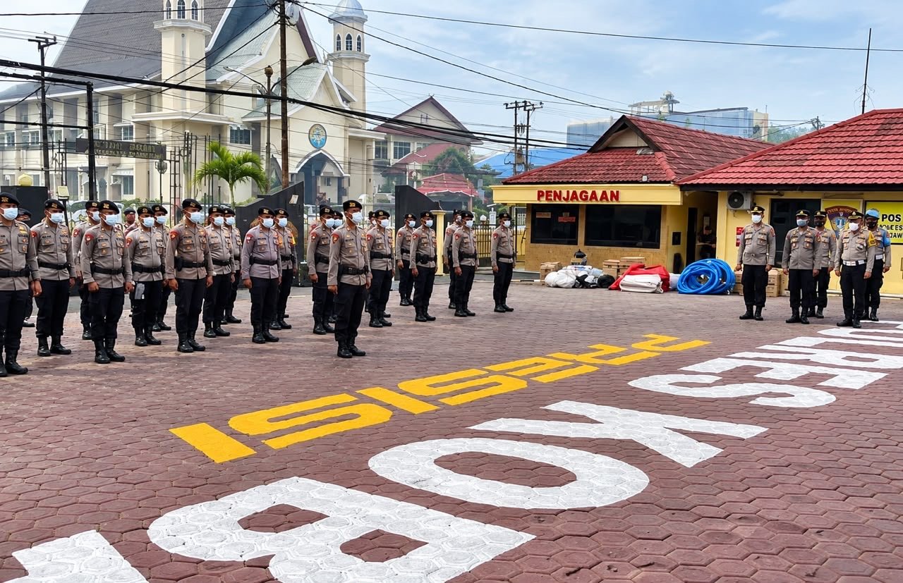 Perkuat Pemadaman Karhutla di TNTP, Polres Kobar Terima 40 Personel BKO Brimobda NTB